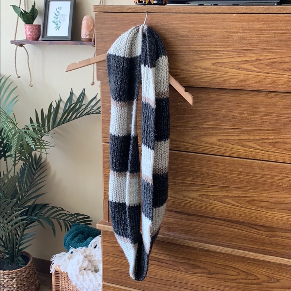 American Eagle Outfitters Scarf